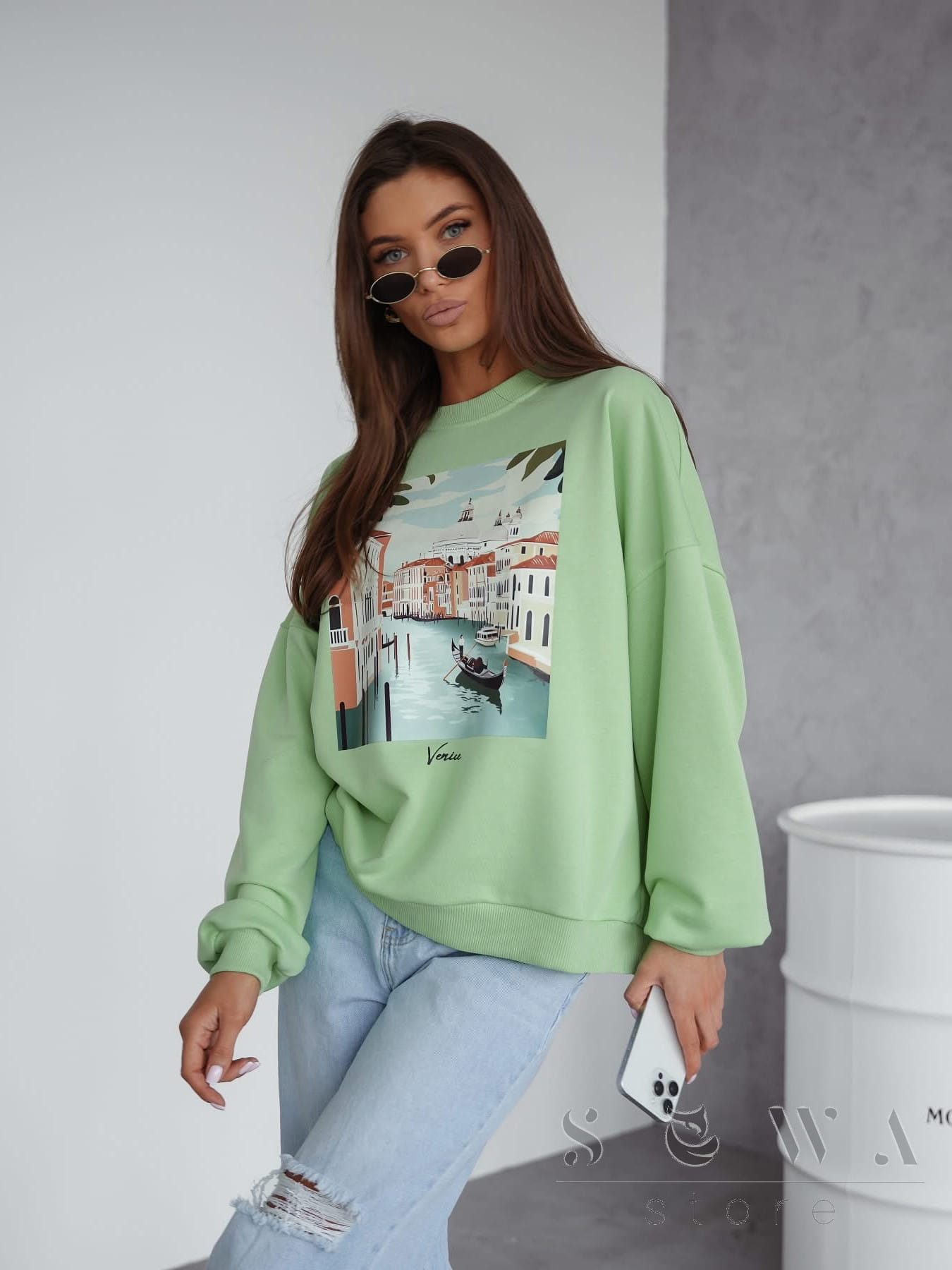 Czym się różni bluza boxy od oversize?
